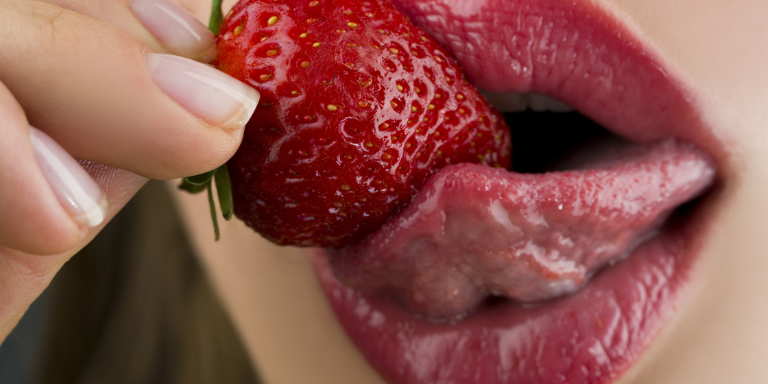woman-eating-strawberry
